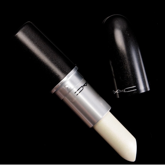 Mac Metallic Pearly One A17 lipstick - Picture 9 of 10